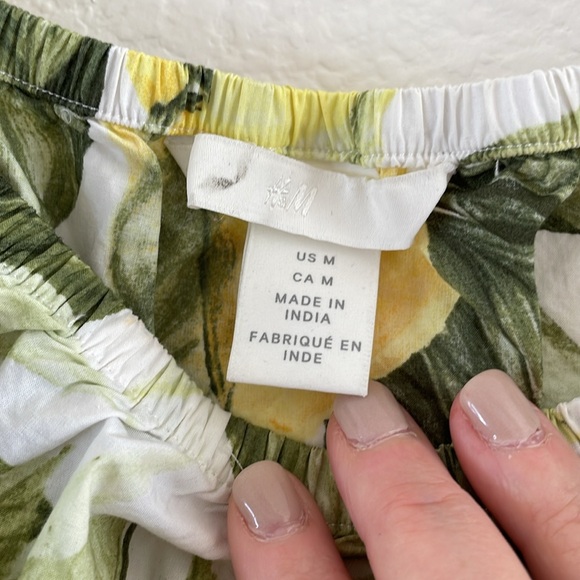 H&M Green and Yellow Oranges Smocked Crop Blouse size M - Picture 4 of 6